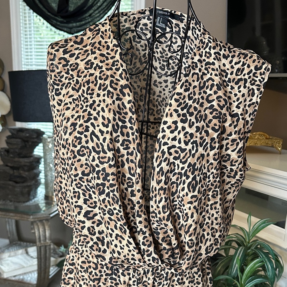 💕💕💕 Forever 21 Animal Print Jumpsuit - Picture 2 of 3